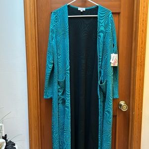 Medium LuLaRoe Sarah